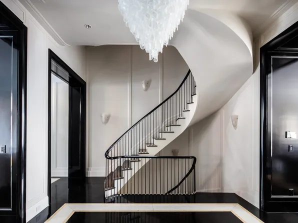 278 West 11th Street image 1 of 20