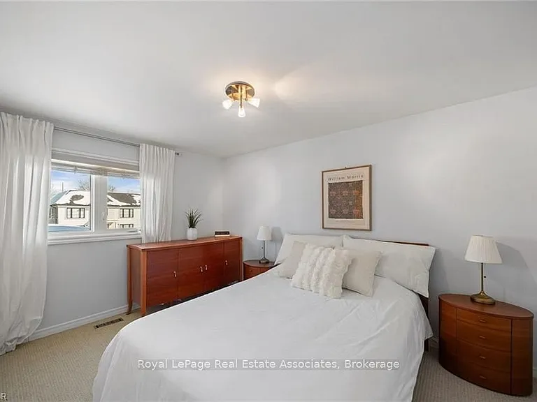 1550 Woodeden Dr #UPPER — Photo 20