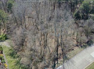 1051 Crestmont Rd, Hurricane, WV 25526