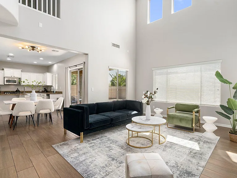 2519 W Desert Vista Trl — Photo 2