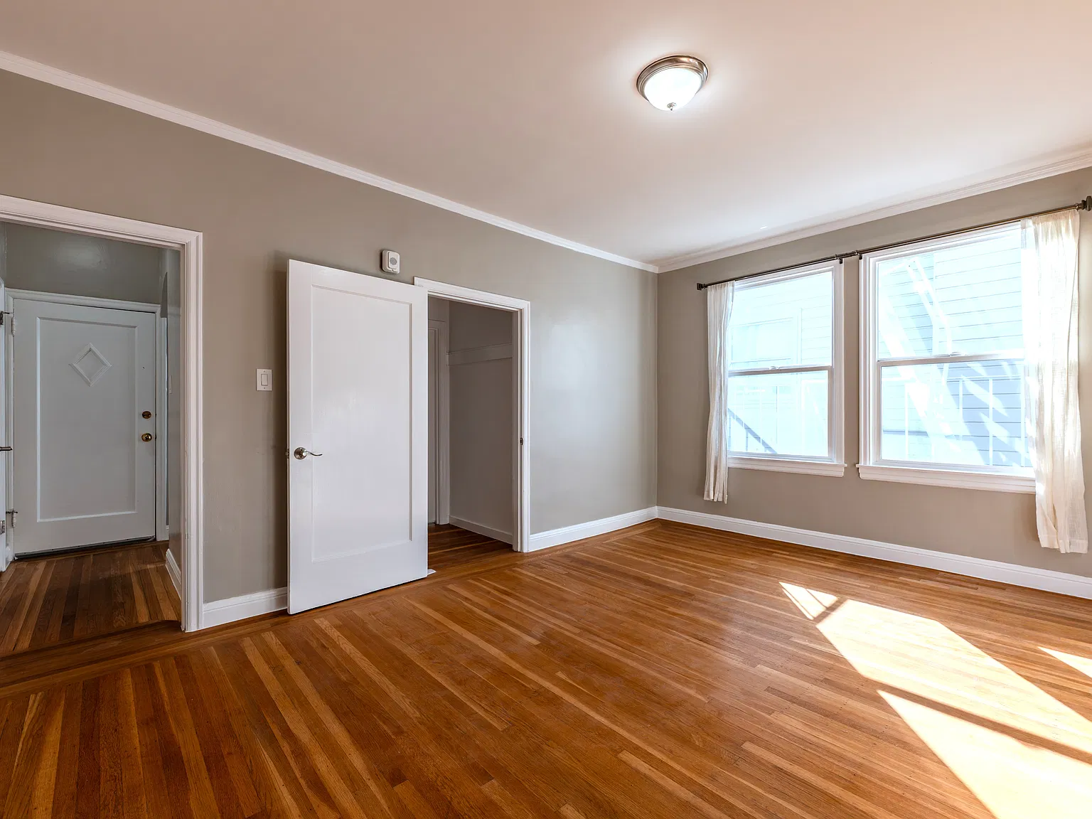 Studio, $3,895 — Photo 2