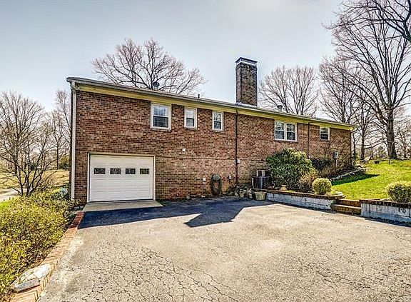 4th image of 10900 Haverford Ln