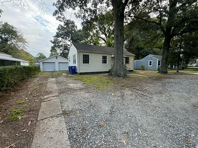 11506 Warwick Blvd — Photo 10