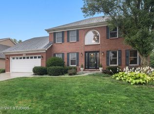 762 Clarendon Ln, Aurora, IL 60504