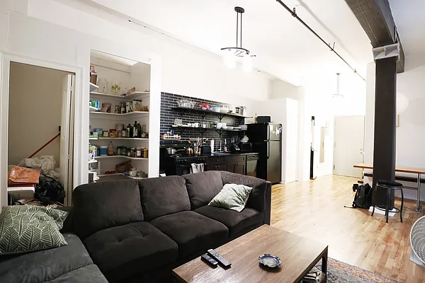 Rented by City Connections Realty | media 20