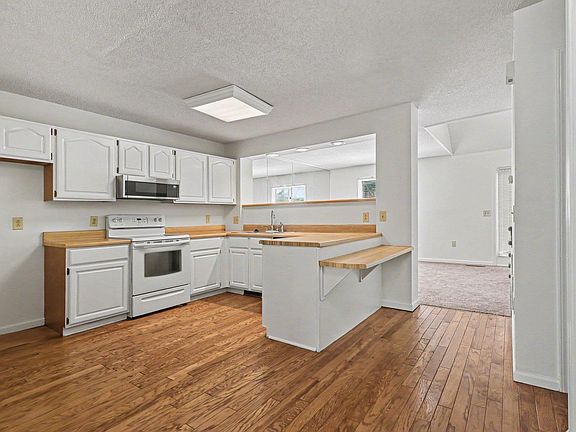 5th image of 101 Fairway Oaks Ln Unit E