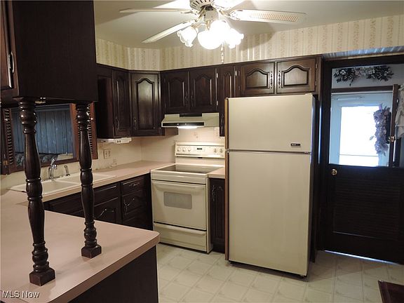 4th image of 74 Buena Vista Ave