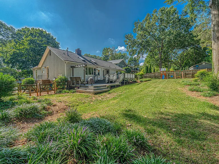 1810 Wandering Way Dr — Photo 24