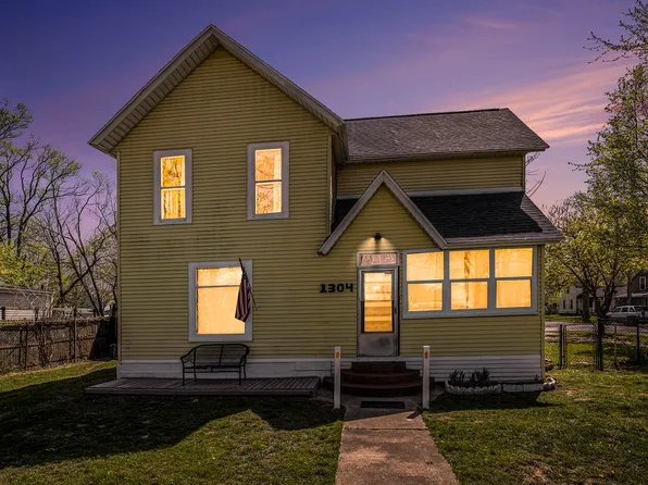 1304 E Vine St, Kalamazoo, MI 49001