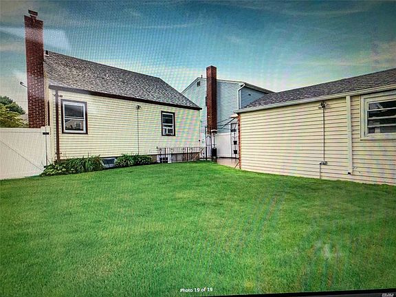 2nd image of 350 Nassau Blvd