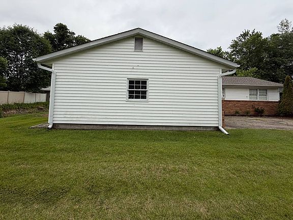 2nd image of 3001 Clifton Ct