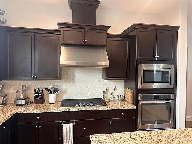 483 Logan Way — Photo 4