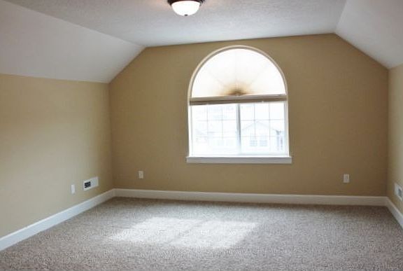Huge Bedroom W/own bath