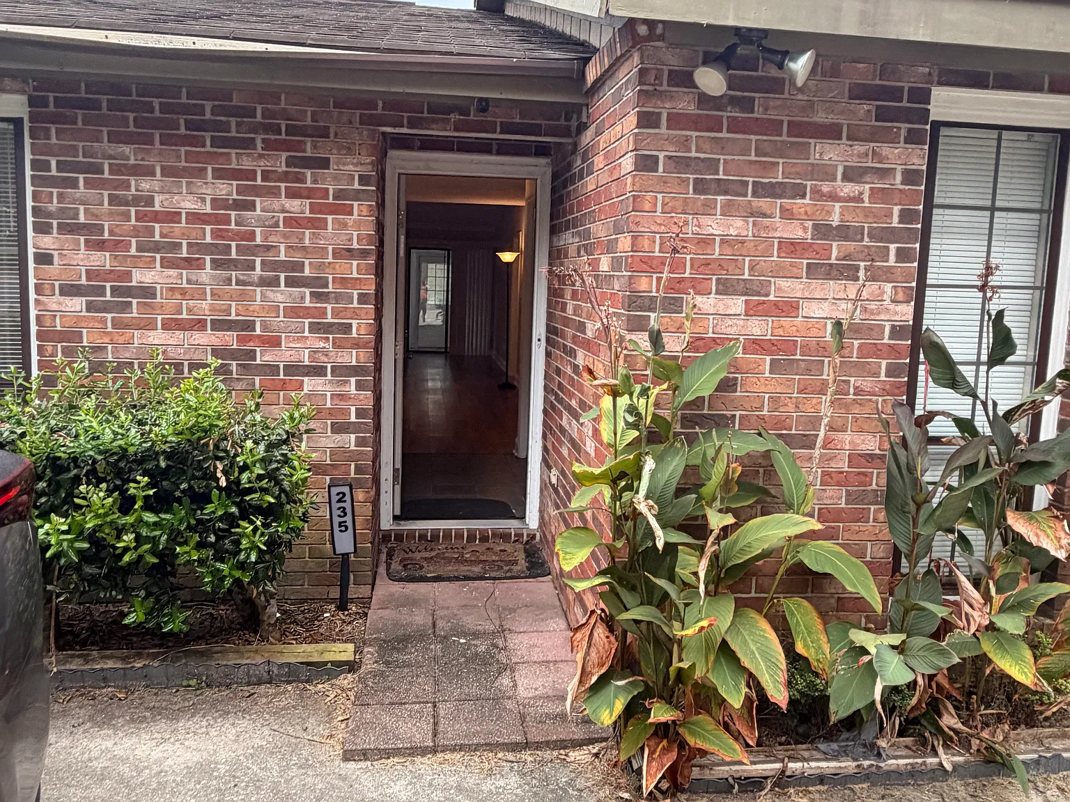 235 Leisure Lake Dr — Photo 1