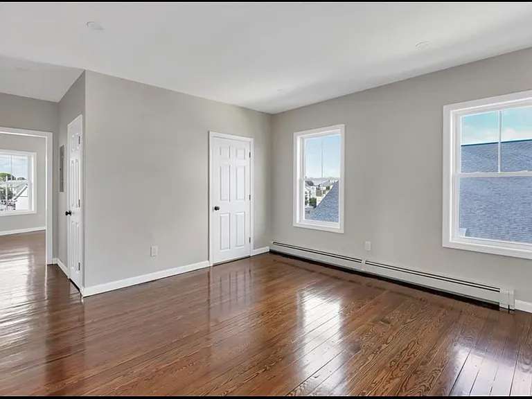 21 Locust St #3 — Photo 1