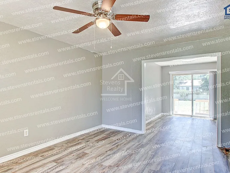1210 NW Irwin Ave — Photo 10
