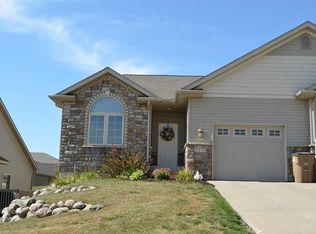 2250 Fountain Crest Dr, Pleasant Hill, IA 50327