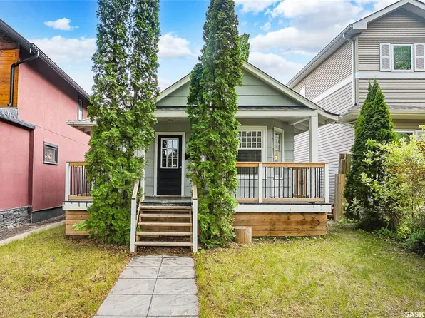 902 10th STREET E, Saskatoon, SK S7H 0H5