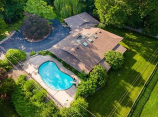 5015 Stratford Rd, Fort Wayne, IN 46807