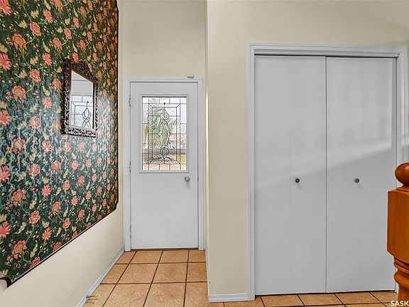 4th image of 504 4th AVENUE W