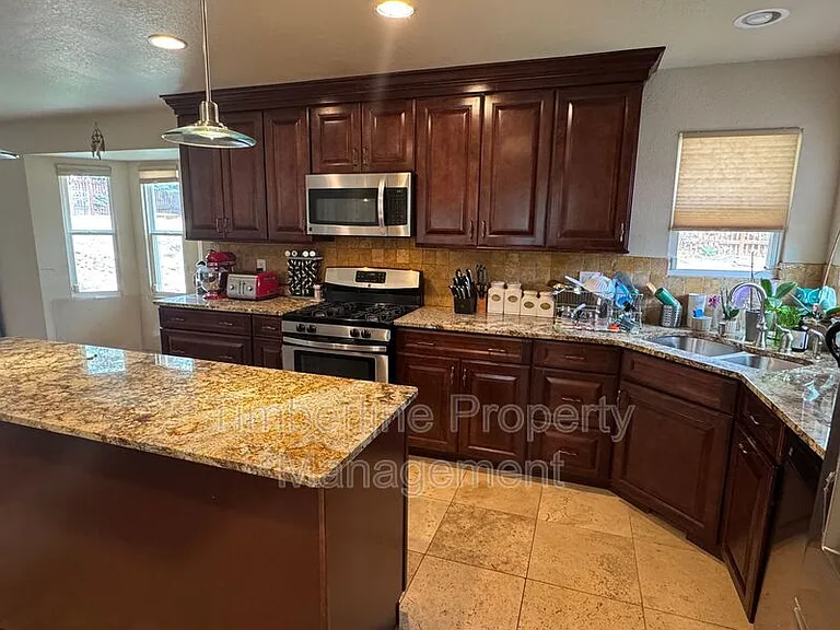 5265 Champagne Dr — Photo 6