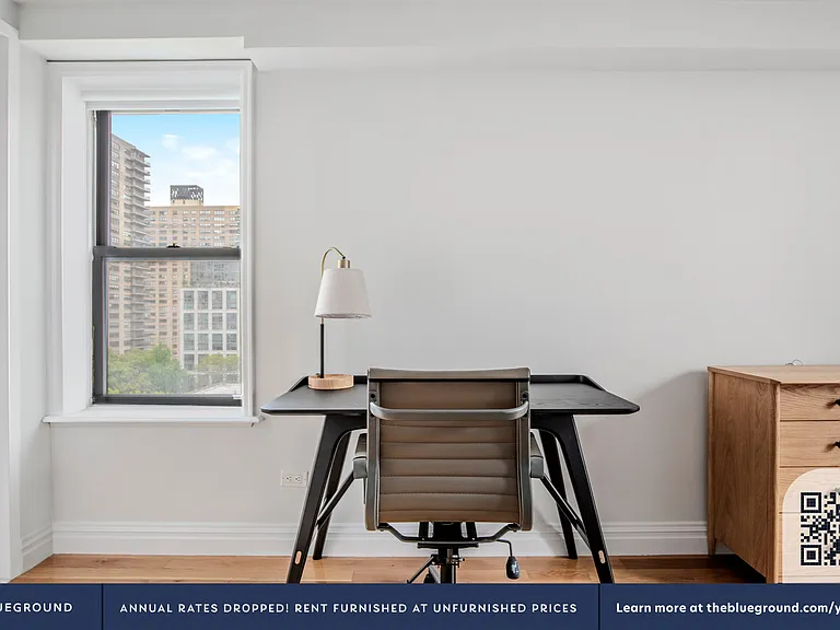 210 W 70th St #918 — Photo 13
