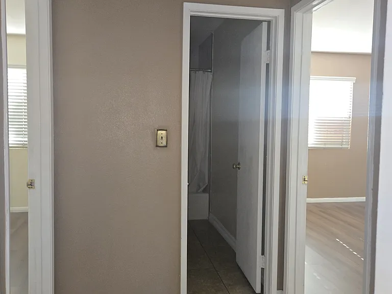 4700 Clair Del Ave #506 — Photo 21