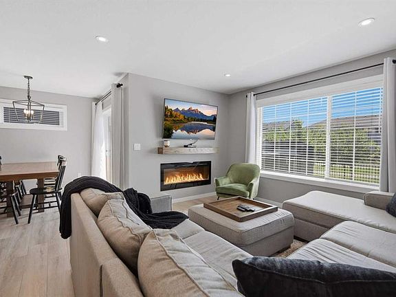 3rd image of 11 N Linden Pl