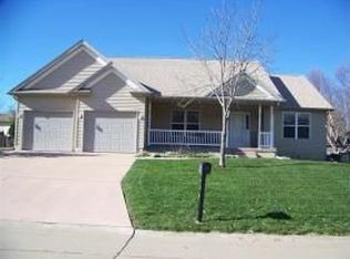 708 E 7th St, Coal Valley, IL