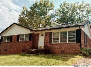 37 Pleasant Ridge Dr, Asheville, NC 28805