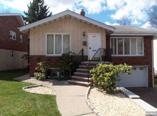 454 Westview Pl, Fort Lee, NJ 07024