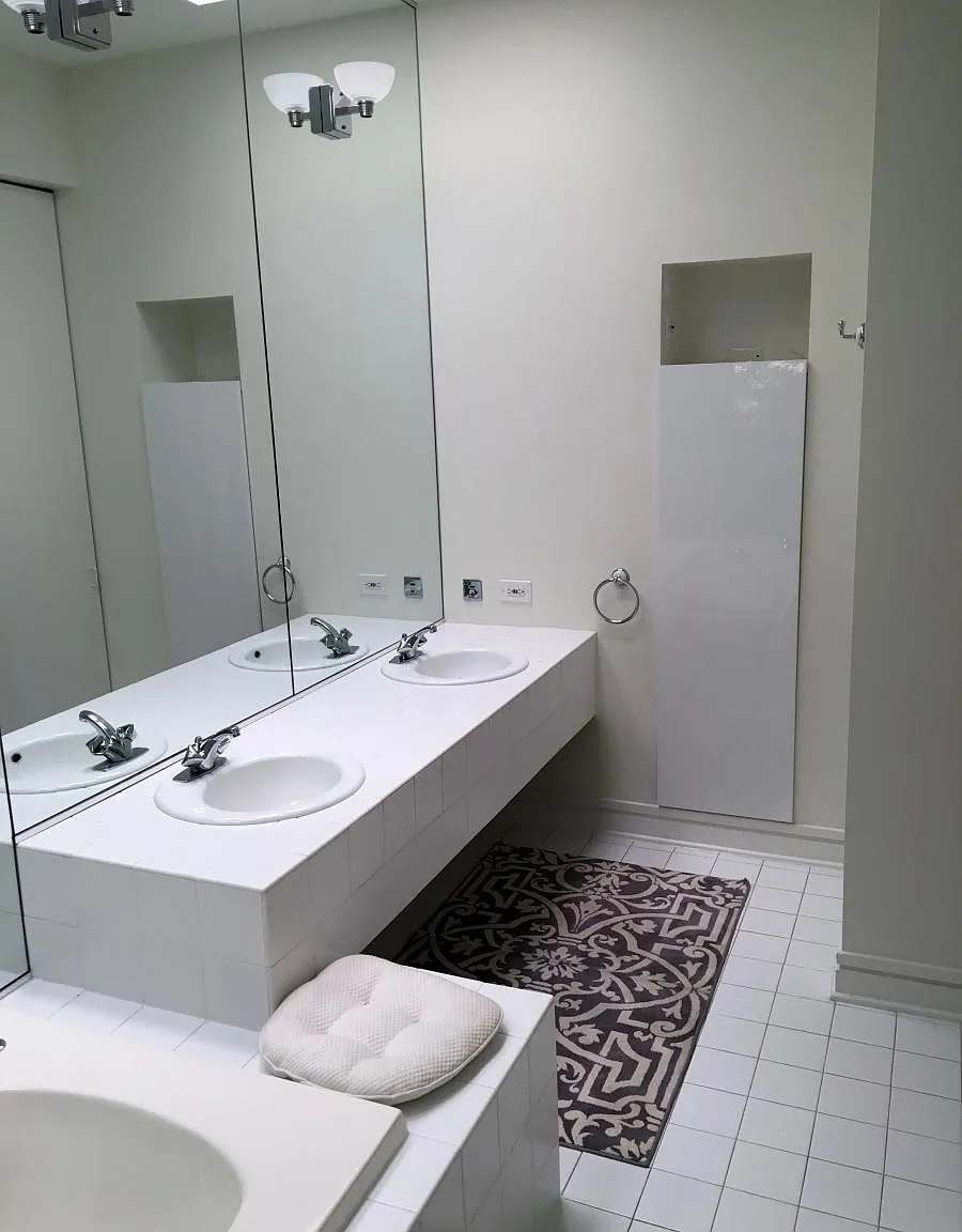 3 bed, 2.5 bath, 2800 sqft, $5,000 — Photo 2