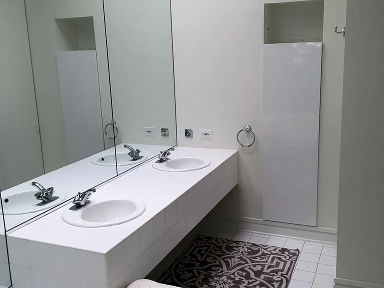 2128 N Leavitt St #TOP — Photo 2