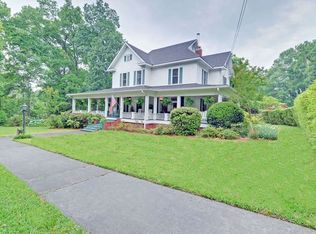 135 Grand Ave, Cornelia, GA 30531