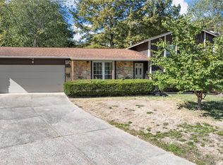 4 Oakshire Ct, Saint Peters, MO