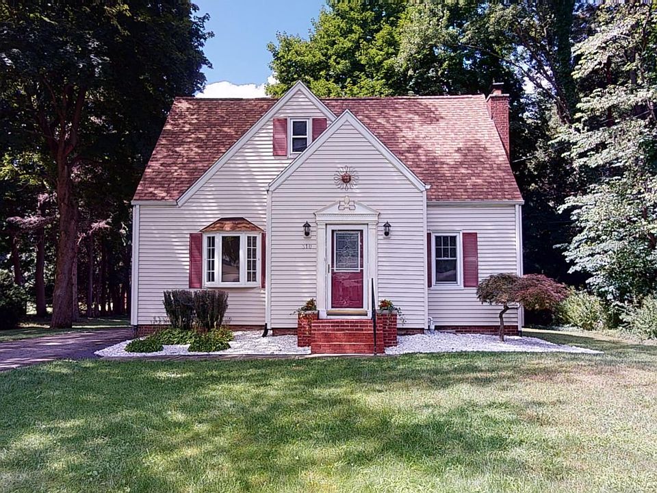 1st image of 310 W Hamilton Ln