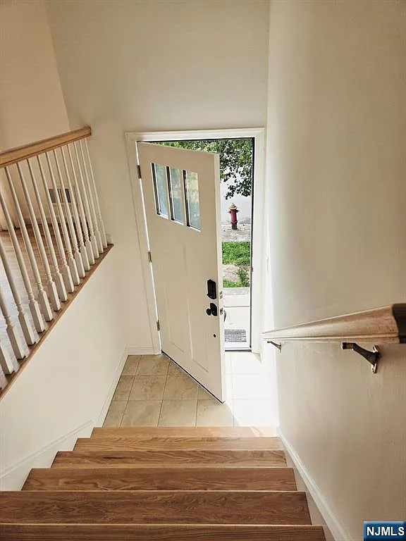 3 bed, 2.0 bath, $3,800 — Photo 4