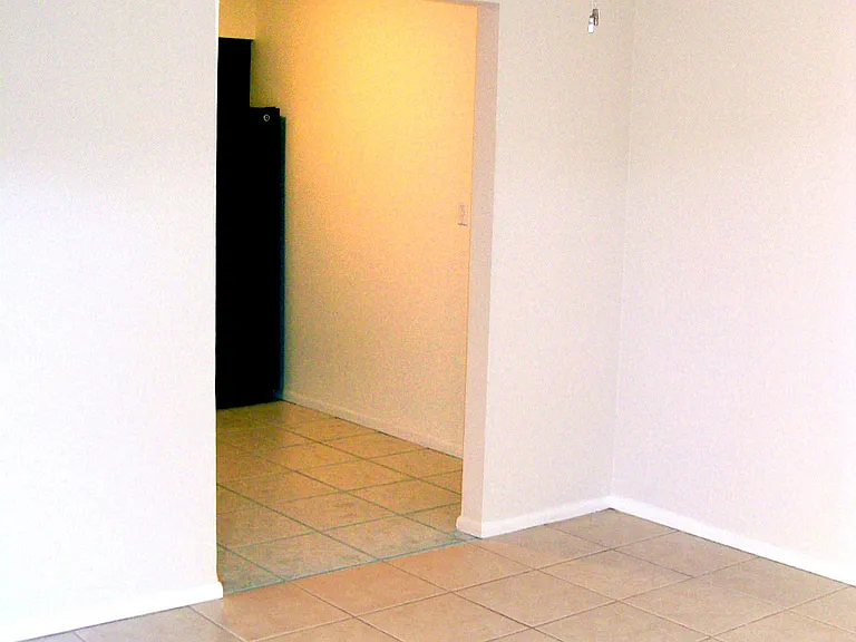 325 S Westfall Ave #1 — Photo 3