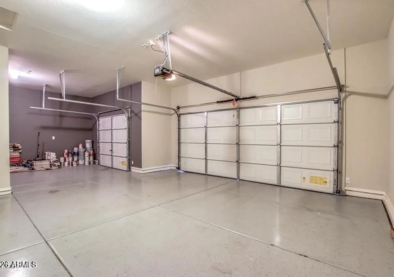 Gorgeous 4 bed 3 bath Single Level Home in Norterra Area — Photo 4