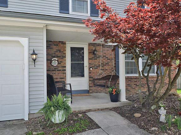 3rd image of 3221 Saybrook Ct