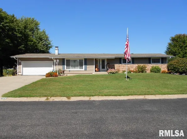 204 W Joseph St, Roanoke, IL 61561