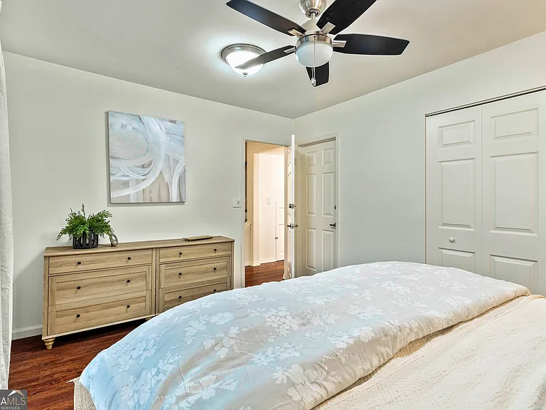 216 Flat Creek Ct — Photo 9