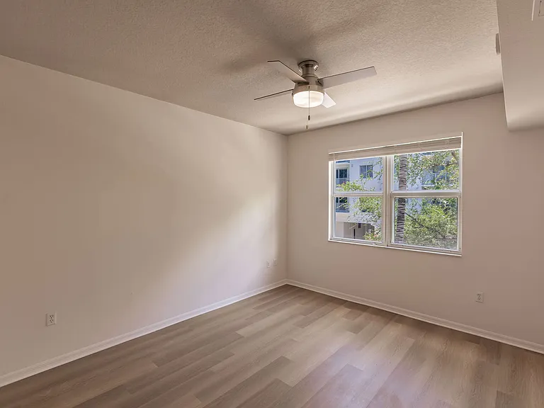 Aviah Flagler Village — Photo 275