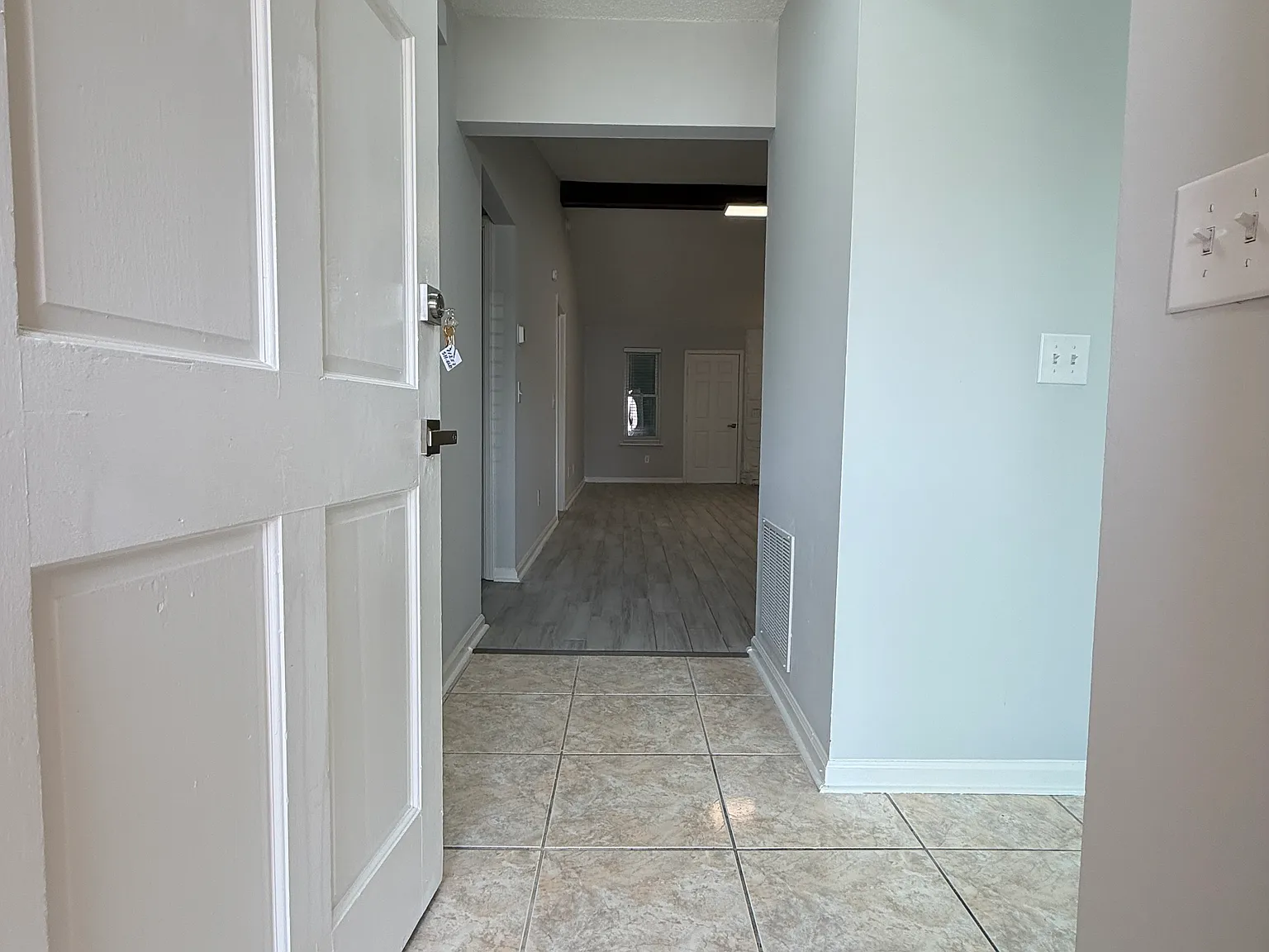 2 bed, 1098 sqft, $1,700 — Photo 3