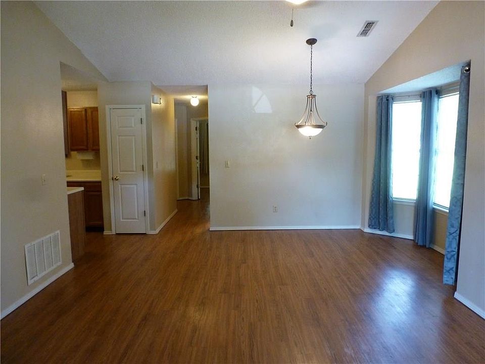 2nd image of 1682 N Timberridge Ct