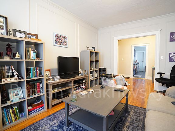 2nd image of 170 Kelton St APT 14