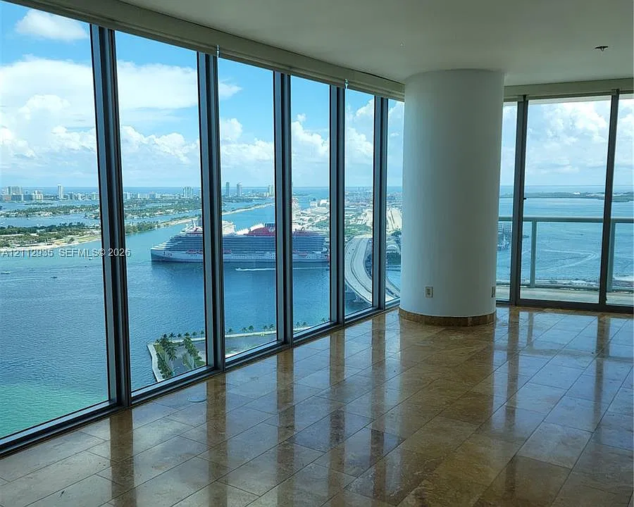 888 Biscayne Blvd #3908