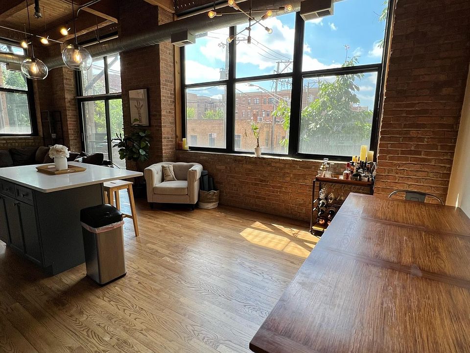 Dining table (extendable)