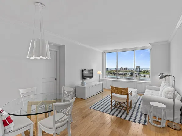 200 Riverside Blvd APT 30B, New York, NY 10069