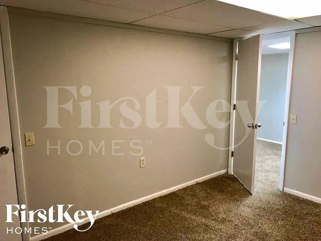 3 bed, 1.5 bath, 1200 sqft, $2,250 — Photo 1